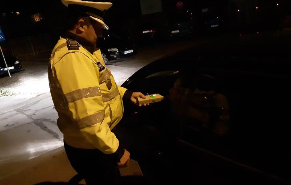 Bărbat din Horea cercetat după ce a fost prins băut la volan