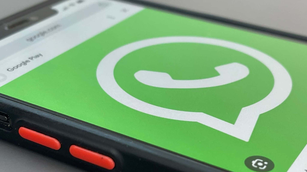 WhatsApp limitează numărul de mesaje trimise către persoane necunoscute