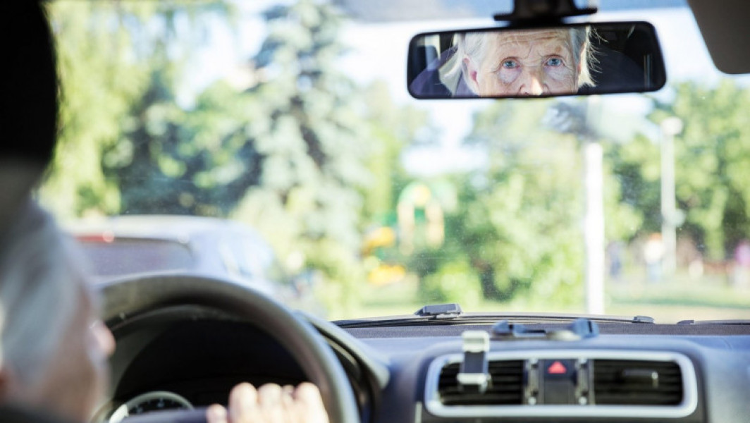 Femeie de 103 ani prinsă conducând ilegal în nordul Italiei, fără permis și asigurare