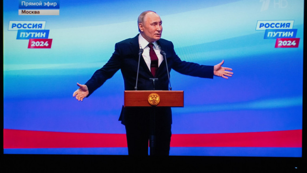 Președintele rus admite că ar fi eliberat-o pe Navalnîi înainte de trecerea sa și dorește acum succesiunea sa de viață