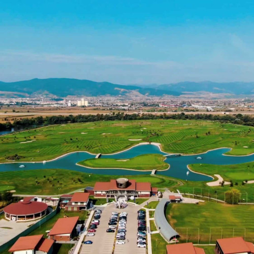 Theodora Golf Club, cel mai mare resort de golf din România, dă startul noului sezon fantastic de golf