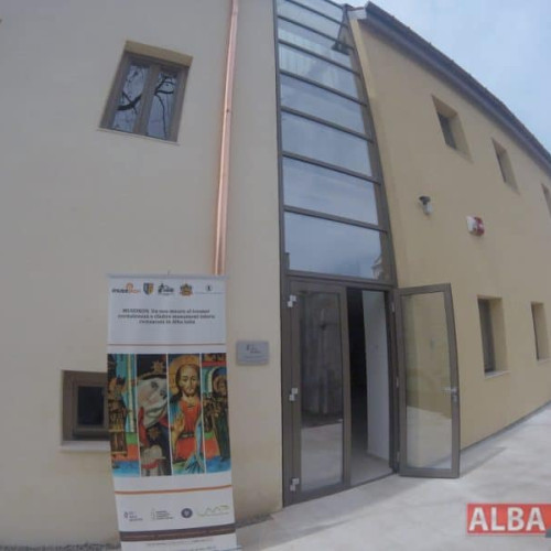 Expoziția “Îngerii noștri”, pictura iconarului Mihai Coman, deschisă la Museikon Alba Iulia