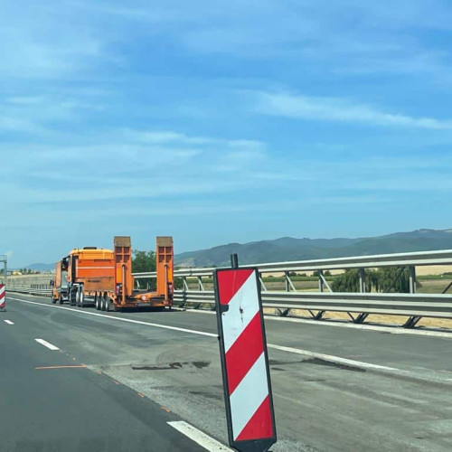 Restricții de circulație pe autostrada A1 Sebeș-Deva datorită lucrărilor de reparații. Prudență și respectarea restricțiilor rutiere pentru șoferi