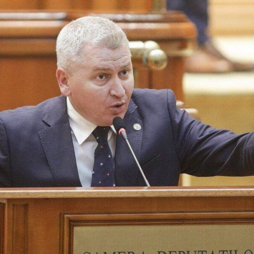Atacul lui Florin Roman la Ciolacu în scandalul CASS: Lipsa OUG-ului care să rezolve problema pacienților oncologici și a concediilor maternale