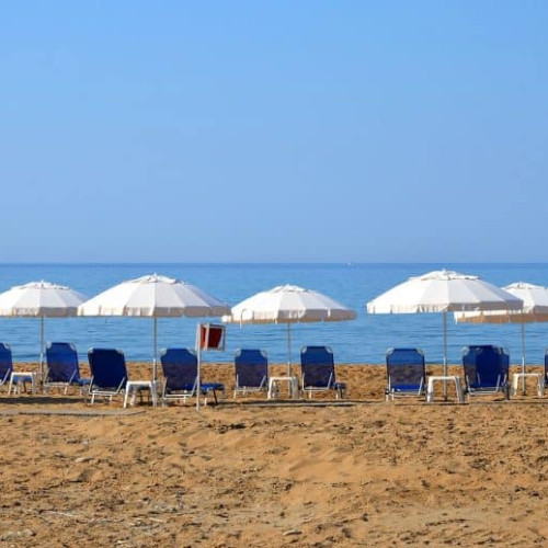 Vacanța de vară 2024: Schimbări importante pentru turiștii care își petrec concediul în Grecia. Noi taxe și pe litoralul românesc