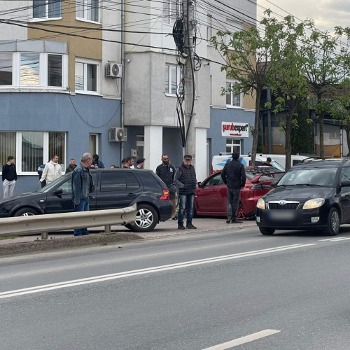 VIDEO: Accident în Alba Iulia, șoferul a pierdut controlul volanului în încercarea de a evita un alt autoturism!