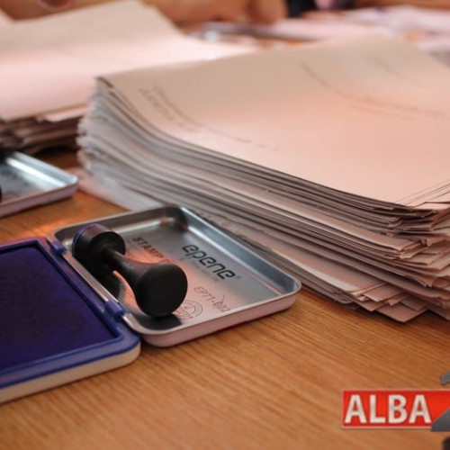 Doi - disciplină în Alba pentru alegerile locale: BEC ordonă reluarea procedurilor de numire a președinților birourilor electorale