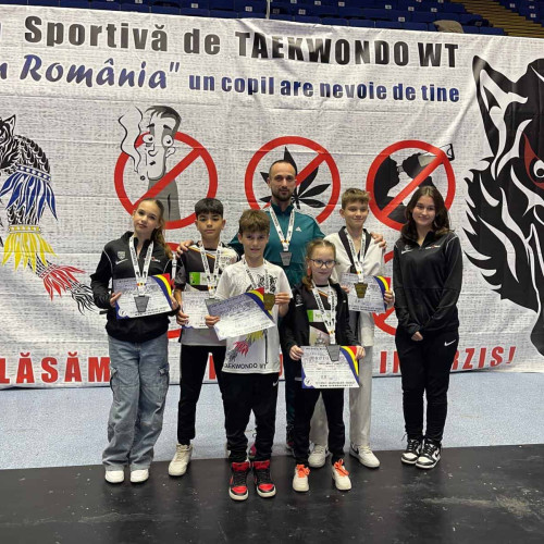 Cinci Medalii pentru Juniorii CS Unirea Alba Iulia la Campionatul Național de Taekwondo. Instructorul Alin Moldovan îi pregătește pe sportivii de succes. Locul 4 pentru CS Unirea Alba Iulia.