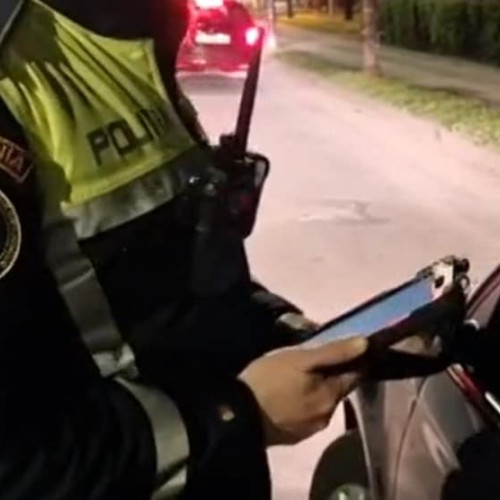 Sute de abateri constatate și amenzi date de către poliția din Alba în urma verificării a aproape 1000 de persoane în două zile