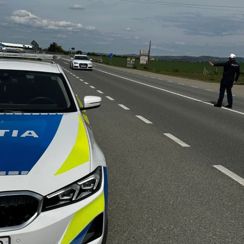 Femeie din Cugir, depistată la volan cu permis anulat în apropierea orașului Simeria, dosar penal înregistrat de poliție