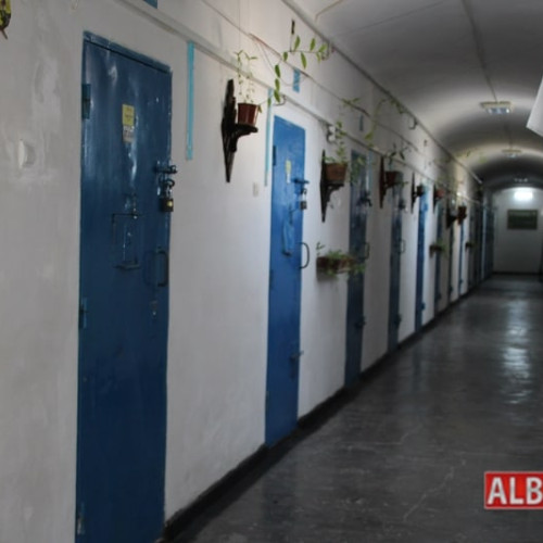 Bărbat din Mureș identificat și reținut în Alba pentru act sexual cu minor - Un condamnat a fost găsit de polițiștii din Alba și dus în penitenciar pentru a-și ispăși pedeapsa de închisoare.