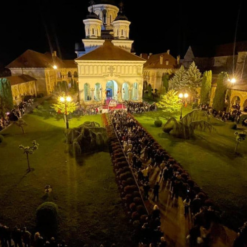 LIVE VIDEO: Slujba de ÎNVIERE, la Catedrala Încoronării din Alba Iulia. HRISTOS A ÎNVIAT! Semnificații de Paște 2024