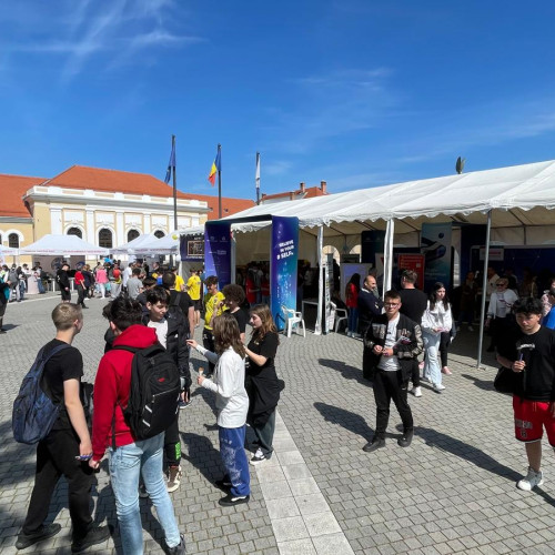 Targul Ofertelor Educaționale la Alba Iulia: Specializări și condiții pentru elevii din Alba. Vezi Admitere liceu 2024 și programul de înscriere.