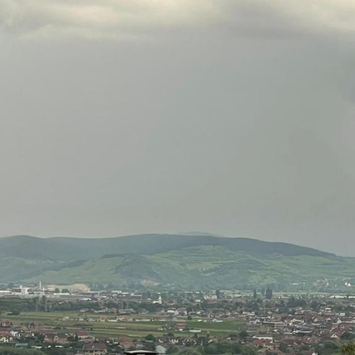 Vreme severă în mai multe zone din țară - Atenționare Cod Galben pentru furtuni emisă de ANM până joi