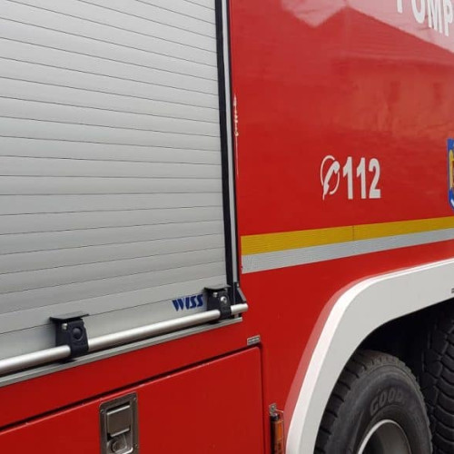 Fire la o casă din Sohodol. Pompierii din Câmpeni intervin cu autospeciale